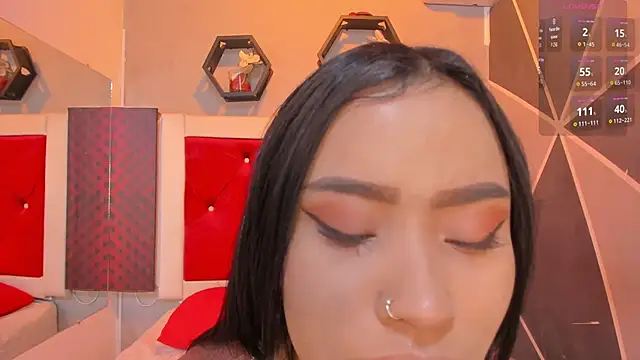 Snapshot of Karoll014 chatting on 10-29-25, 12:29 Karoll014 online show from 10-29-25, 12:29