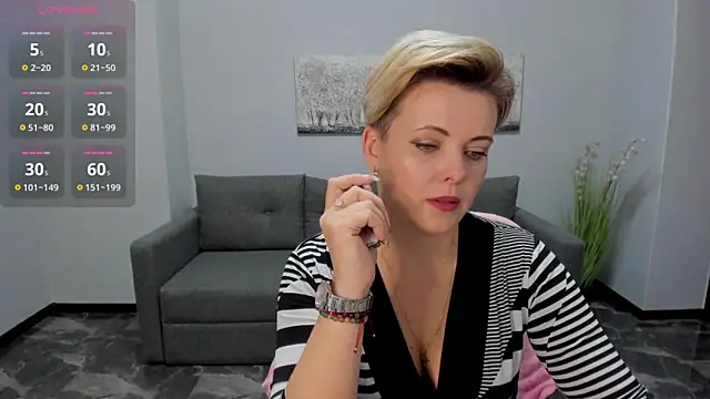 Julia Wilsone online show from 12-02-24, 10:39