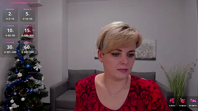 Julia Wilsone online show from 12-25-24, 04:43