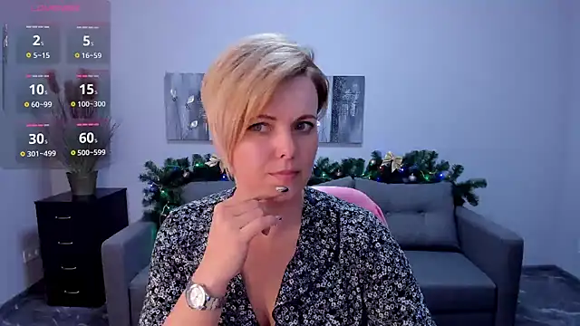 Julia Wilsone online show from 01-04-25, 06:51