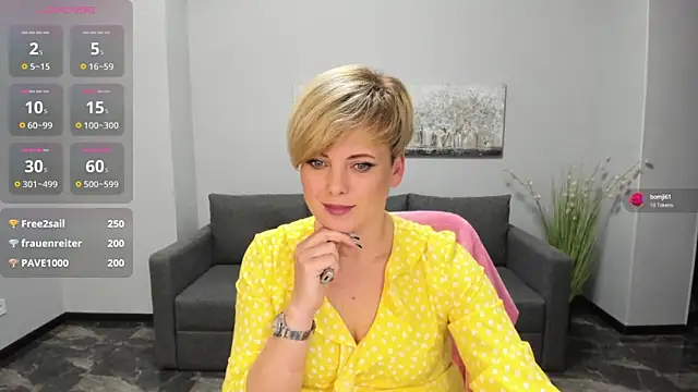 Julia Wilsone online show from 01-18-25, 03:59