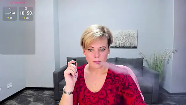 Julia Wilsone online show from 01-19-25, 01:01