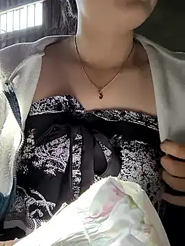 Sweetlove 77 online show from 10-28-25, 01:20