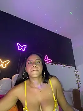 Snapshot of AlisonHoot69 chatting on 03-15-25, 07:31 AlisonHoot69 online show from 03-15-25, 07:31