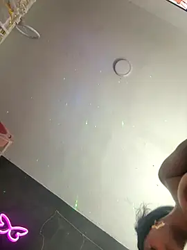 Snapshot of AlisonHoot69 chatting on 09-24-25, 01:42 AlisonHoot69 online show from 09-24-25, 01:42