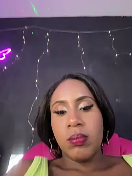 Snapshot of AlisonHoot69 chatting on 10-11-25, 08:07 AlisonHoot69 online show from 10-11-25, 08:07