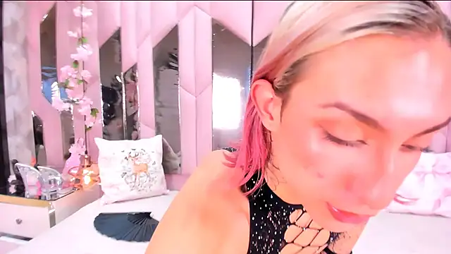 MadisonWood01 online show from 02-18-25, 12:17