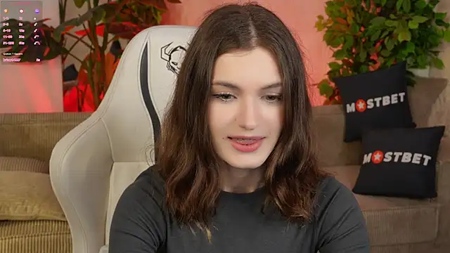 Snapshot of Britney054 chatting on 12-10-24, 04:02 Britney054 online show from 12-10-24, 04:02