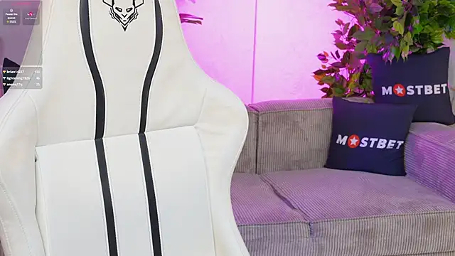 Snapshot of Britney054 chatting on 12-22-24, 03:44 Britney054 online show from 12-22-24, 03:44