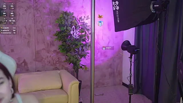 Snapshot of Britney054 chatting on 03-01-25, 08:34 Britney054 online show from 03-01-25, 08:34