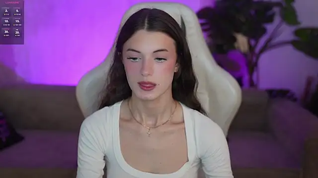 Snapshot of Britney054 chatting on 01-09-26, 11:17 Britney054 online show from 01-09-26, 11:17