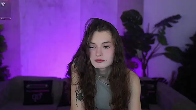 Snapshot of Britney054 chatting on 01-17-26, 12:04 Britney054 online show from 01-17-26, 12:04