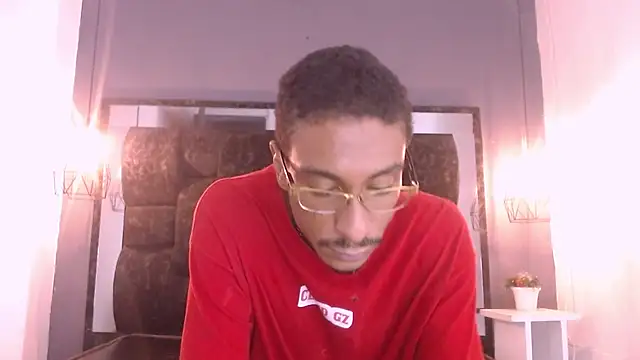 Snapshot of Jose_Smoke chatting on 02-24-25, 12:41 Jose Smoke online show from 02-24-25, 12:41