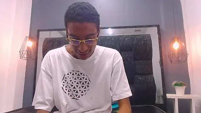 Snapshot of Jose_Smoke chatting on 03-04-25, 03:44 Jose Smoke online show from 03-04-25, 03:44