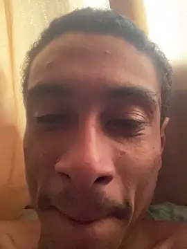 Snapshot of Jose_Smoke chatting on 03-04-25, 01:49 Jose Smoke online show from 03-04-25, 01:49