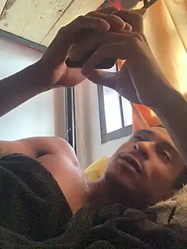 Snapshot of Jose_Smoke chatting on 03-05-25, 02:01 Jose Smoke online show from 03-05-25, 02:01