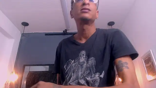 Snapshot of Jose_Smoke chatting on 03-11-25, 06:53 Jose Smoke online show from 03-11-25, 06:53