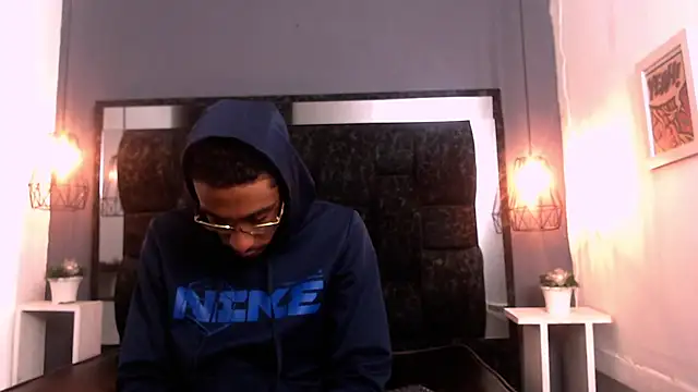 Snapshot of Jose_Smoke chatting on 03-14-25, 01:48 Jose Smoke online show from 03-14-25, 01:48