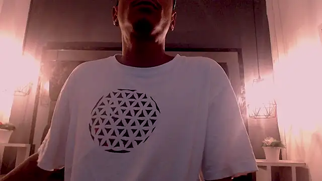 Snapshot of Jose_Smoke chatting on 03-17-25, 02:30 Jose Smoke online show from 03-17-25, 02:30