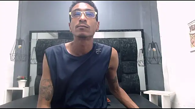 Snapshot of Jose_Smoke chatting on 09-15-25, 01:05 Jose Smoke online show from 09-15-25, 01:05