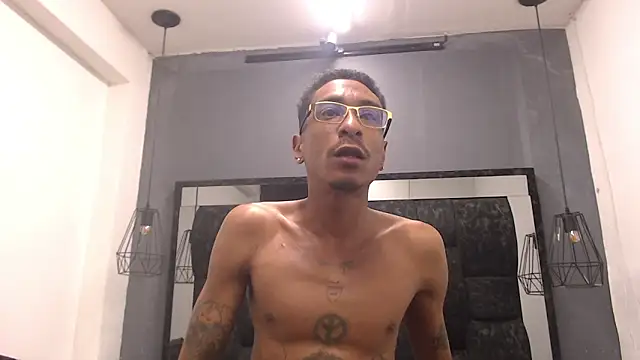 Snapshot of Jose_Smoke chatting on 09-23-25, 01:52 Jose Smoke online show from 09-23-25, 01:52