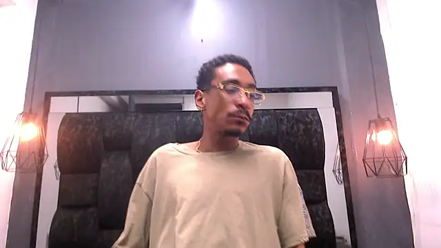 Snapshot of Jose_Smoke chatting on 10-06-25, 03:59 Jose Smoke online show from 10-06-25, 03:59