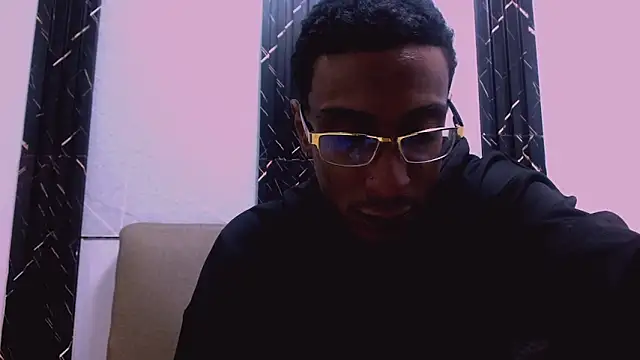 Snapshot of Jose_Smoke chatting on 10-19-25, 09:43 Jose Smoke online show from 10-19-25, 09:43