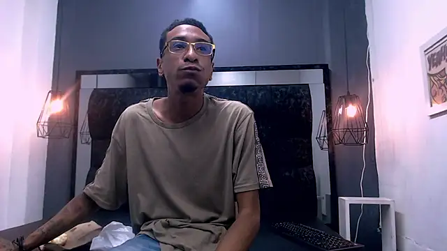 Snapshot of Jose_Smoke chatting on 10-22-25, 03:07 Jose Smoke online show from 10-22-25, 03:07