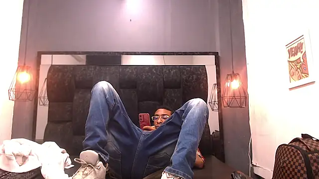 Snapshot of Jose_Smoke chatting on 10-25-25, 03:36 Jose Smoke online show from 10-25-25, 03:36