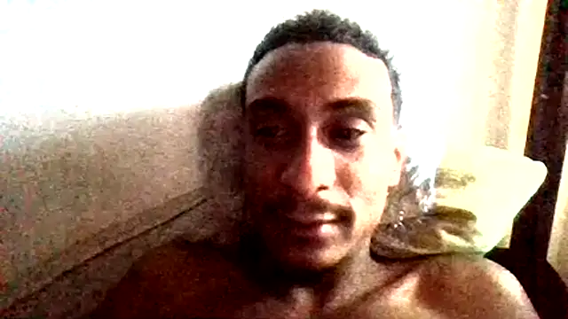 Snapshot of Jose_Smoke chatting on 10-25-25, 06:57 Jose Smoke online show from 10-25-25, 06:57