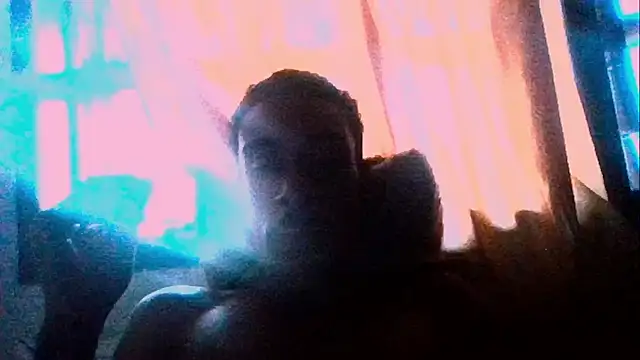 Snapshot of Jose_Smoke chatting on 10-29-25, 01:35 Jose Smoke online show from 10-29-25, 01:35