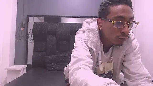 Snapshot of Jose_Smoke chatting on 11-10-25, 03:49 Jose Smoke online show from 11-10-25, 03:49