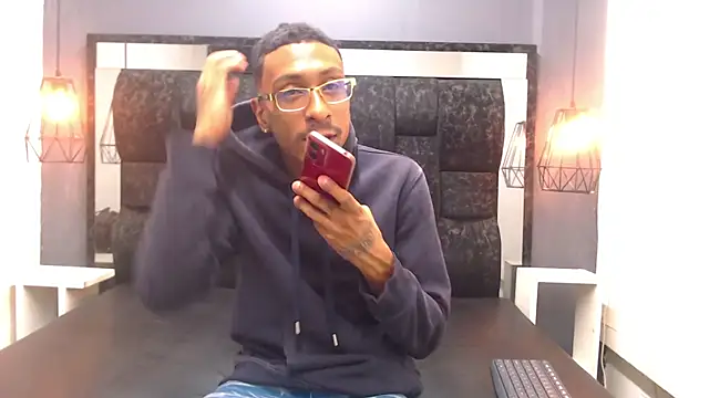 Snapshot of Jose_Smoke chatting on 11-12-25, 04:02 Jose Smoke online show from 11-12-25, 04:02