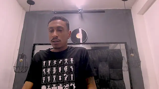 Snapshot of Jose_Smoke chatting on 11-18-25, 03:23 Jose Smoke online show from 11-18-25, 03:23