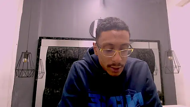 Snapshot of Jose_Smoke chatting on 11-19-25, 04:01 Jose Smoke online show from 11-19-25, 04:01