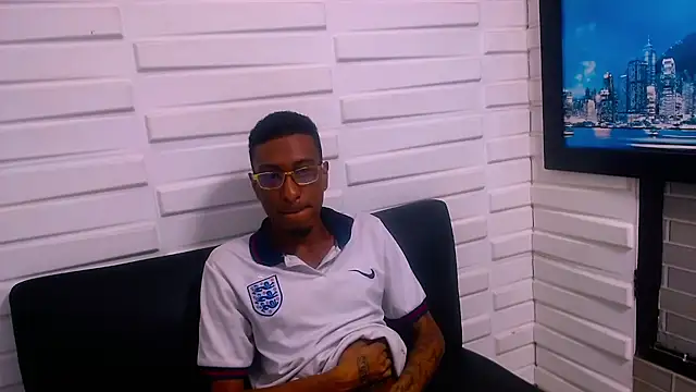 Snapshot of Jose_Smoke chatting on 11-21-25, 03:11 Jose Smoke online show from 11-21-25, 03:11