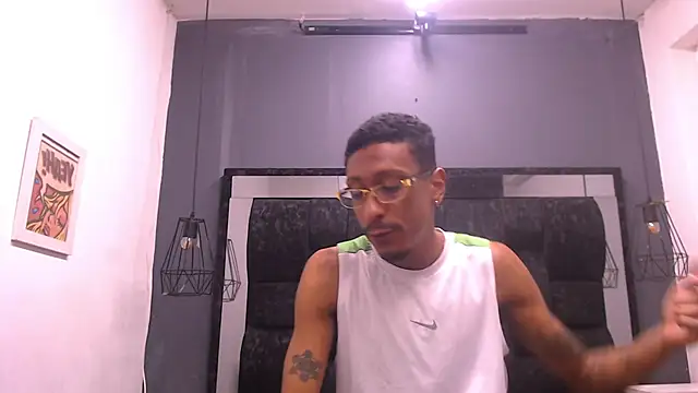 Snapshot of Jose_Smoke chatting on 11-30-25, 03:32 Jose Smoke online show from 11-30-25, 03:32