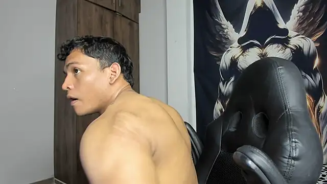 Snapshot of tom_beasley chatting on 01-14-25, 04:40 tom beasley online show from 01-14-25, 04:40