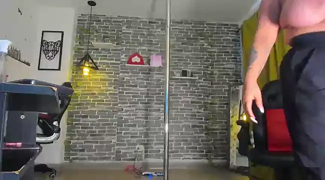 Snapshot of iam_samy_ chatting on 02-14-25, 05:46 iam samy online show from 02-14-25, 05:46