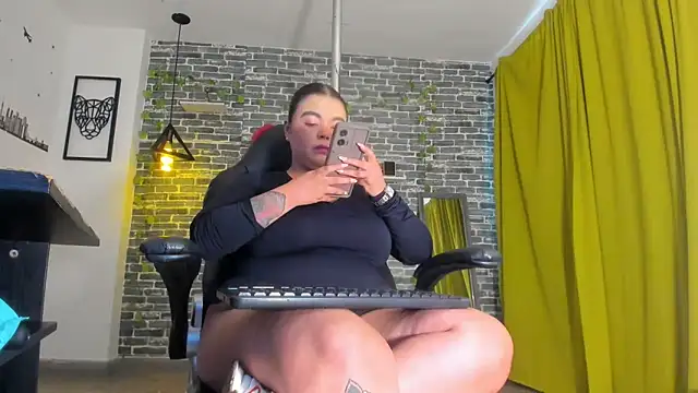 Snapshot of iam_samy_ chatting on 02-26-25, 06:11 iam samy online show from 02-26-25, 06:11