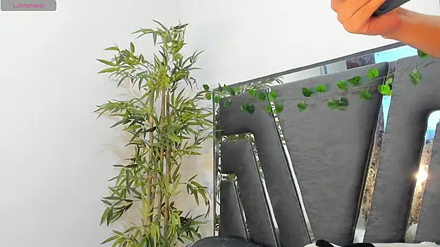 Snapshot of Black_Rose2 chatting on 02-10-25, 11:57 Black Rose2 online show from 02-10-25, 11:57