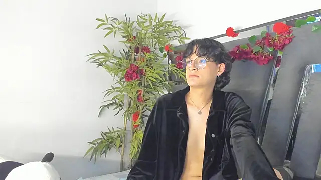 Snapshot of Black_Rose2 chatting on 03-12-25, 02:56 Black Rose2 online show from 03-12-25, 02:56