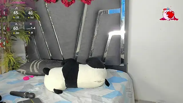 Snapshot of Black_Rose2 chatting on 03-15-25, 11:40 Black Rose2 online show from 03-15-25, 11:40