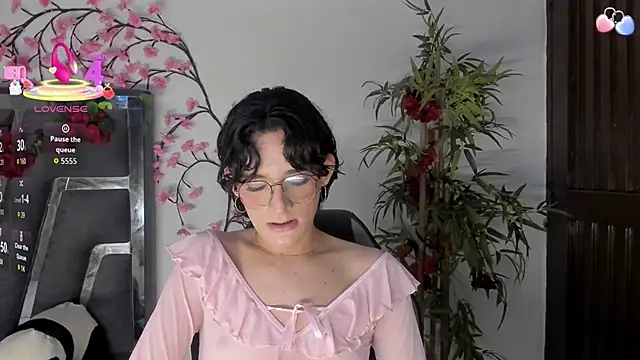 Snapshot of Black_Rose2 chatting on 09-24-25, 12:08 Black Rose2 online show from 09-24-25, 12:08