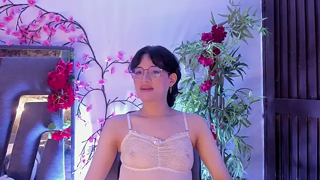 Snapshot of Black_Rose2 chatting on 11-13-25, 12:15 Black Rose2 online show from 11-13-25, 12:15