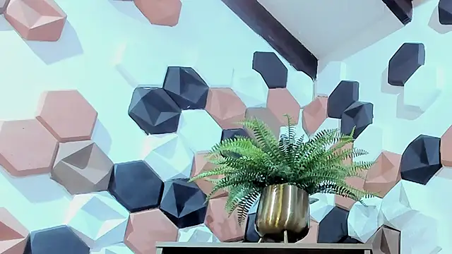 Makonneen online show from 02-04-25, 07:29