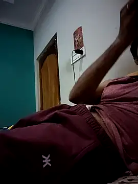 Snapshot of hairy_gun chatting on 12-04-24, 11:02 hairy gun online show from 12-04-24, 11:02