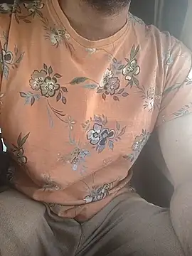 Snapshot of hairy_gun chatting on 11-13-25, 05:28 hairy gun online show from 11-13-25, 05:28