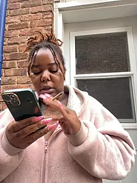 Snapshot of Goddess_Nafeesha chatting on 10-15-25, 07:36 Goddess Nafeesha online show from 10-15-25, 07:36