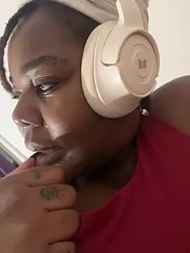 Snapshot of Goddess_Nafeesha chatting on 10-30-25, 04:14 Goddess Nafeesha online show from 10-30-25, 04:14